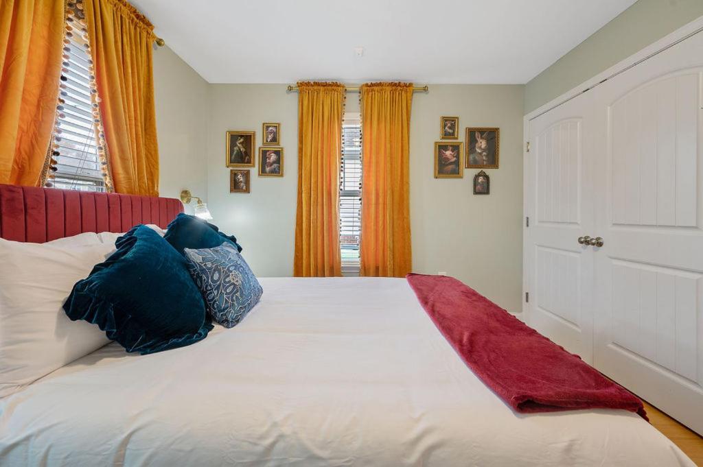 ראלי New Victorian Theme, 3Br, Lrg Backyard Close To Pnc Arena, Downtown, And Rdu Airport מראה חיצוני תמונה